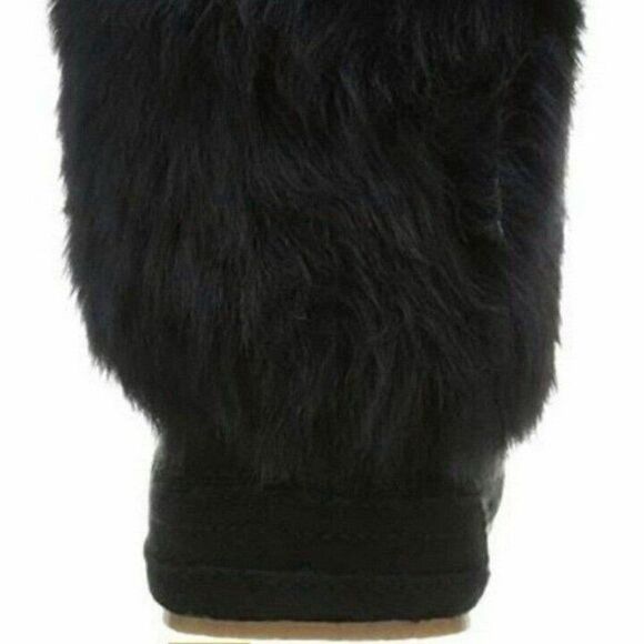 UGG Women's size 6M Ankle Boot - Picture 4 of 8